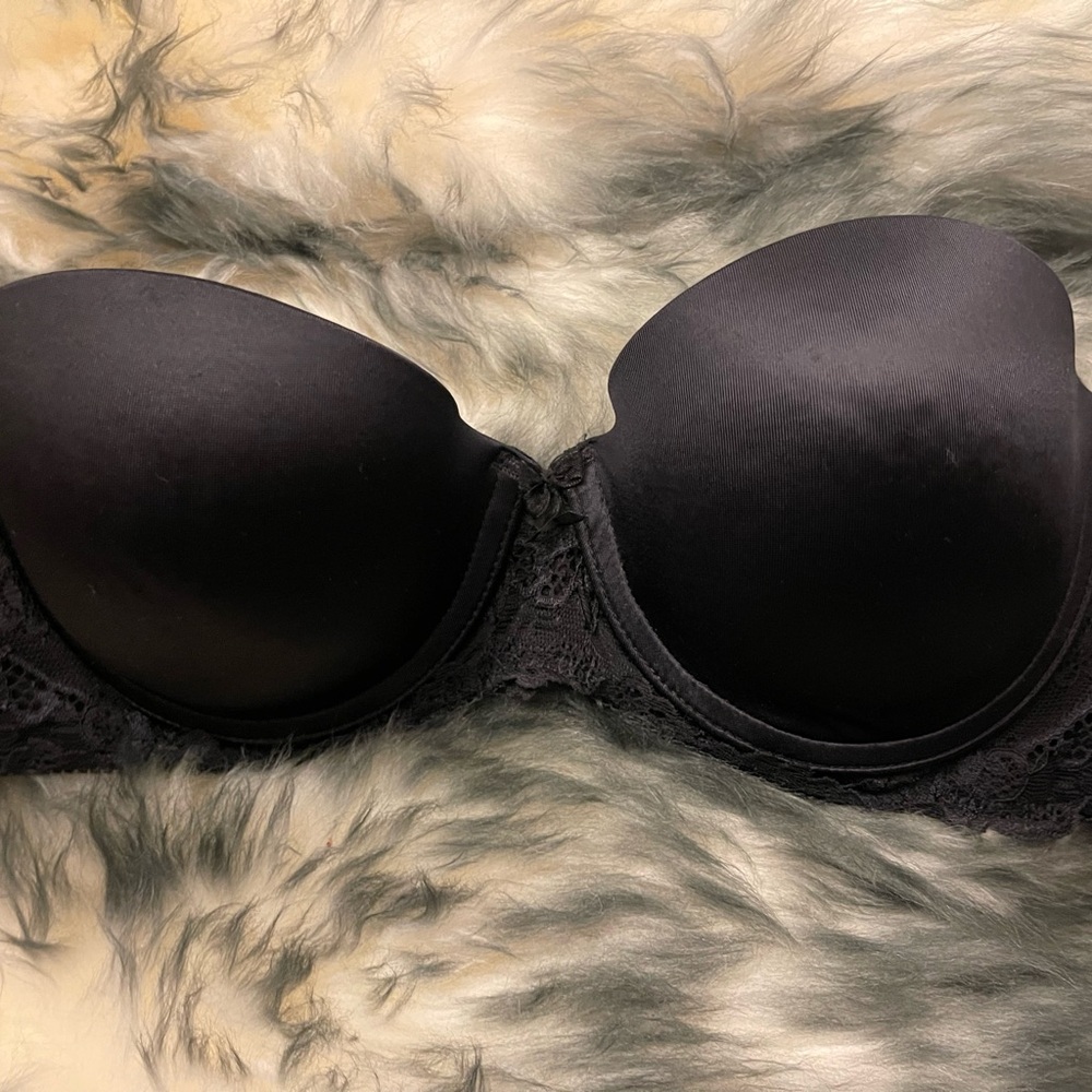 JEZEBEL Elegant Black Lace Women's Bra